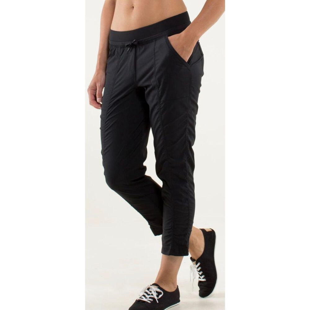Lululemon Street To Studio black Ankle PANTS women’s sz 6